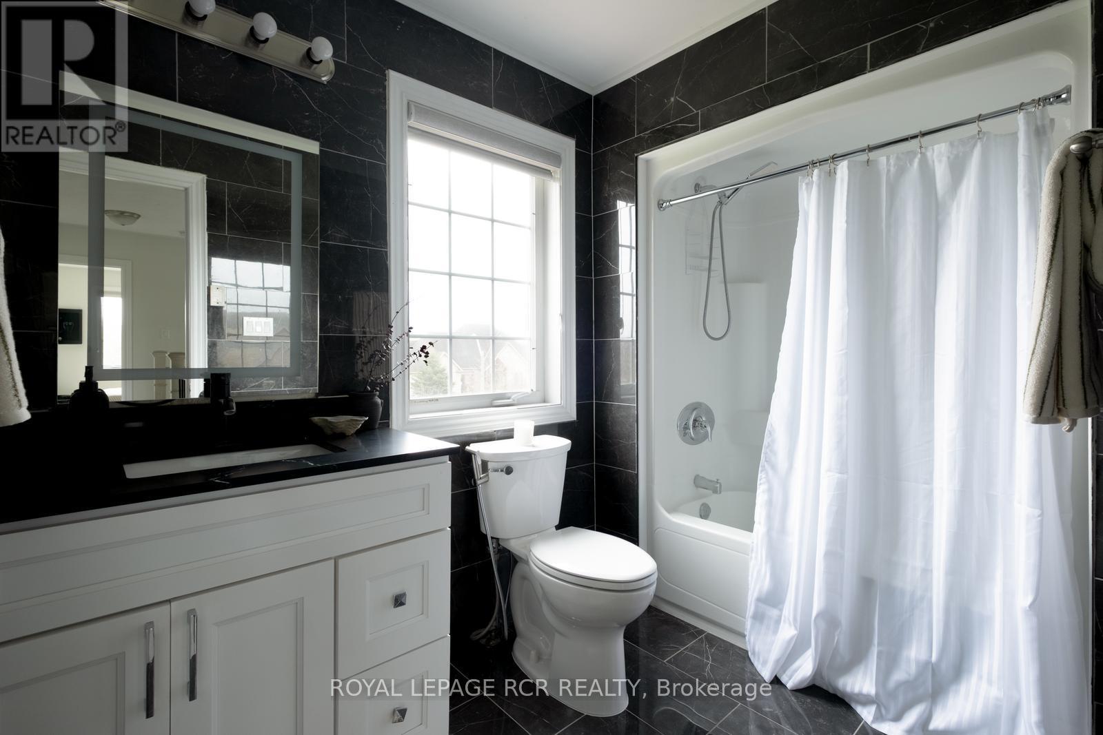 18 LEENDERS LANE - 33