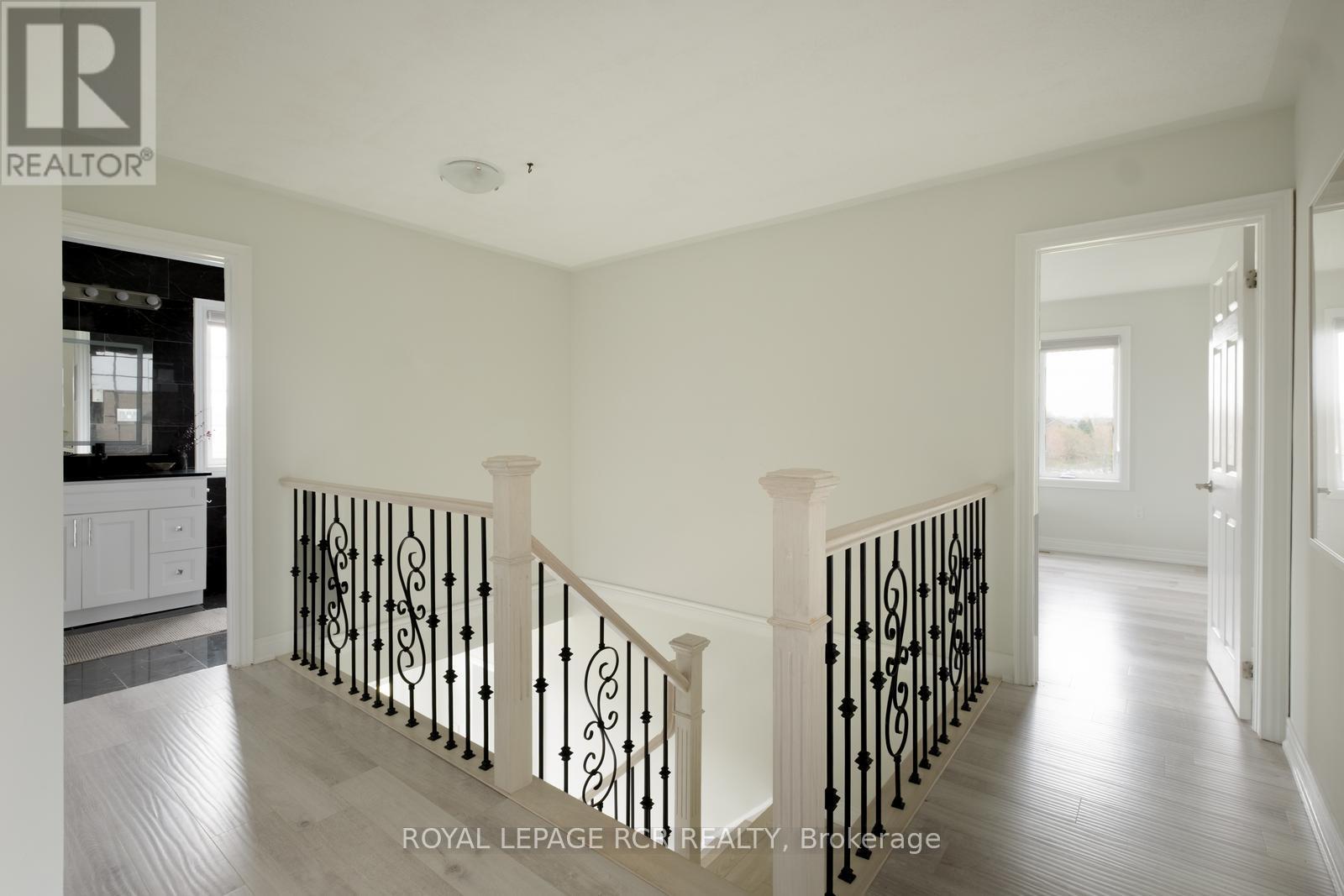 18 LEENDERS LANE - 34