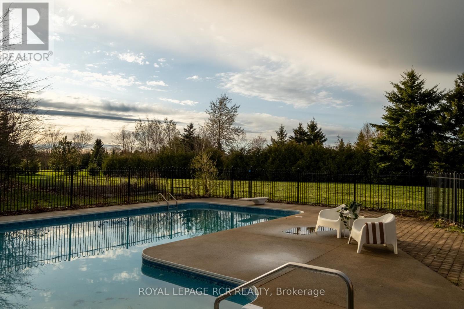 18 LEENDERS LANE - 40