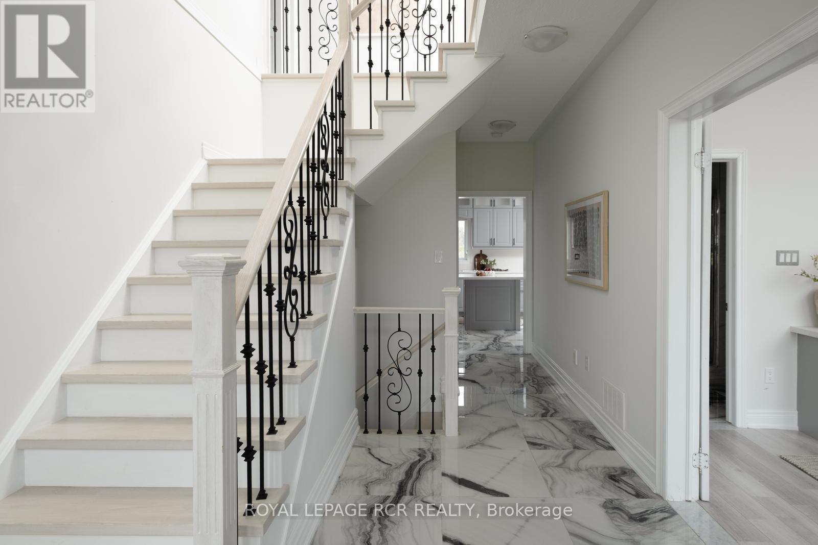 18 LEENDERS LANE - 6