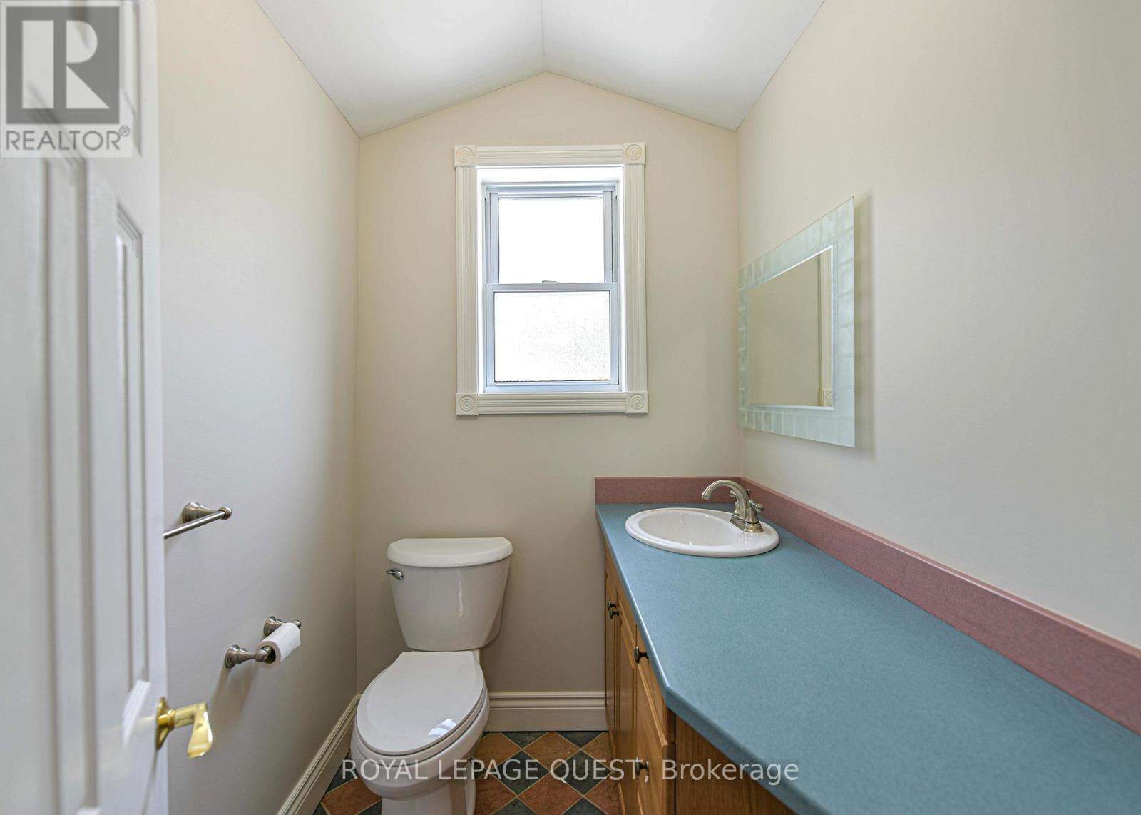 1046 SOUTHWOOD ROAD - 18