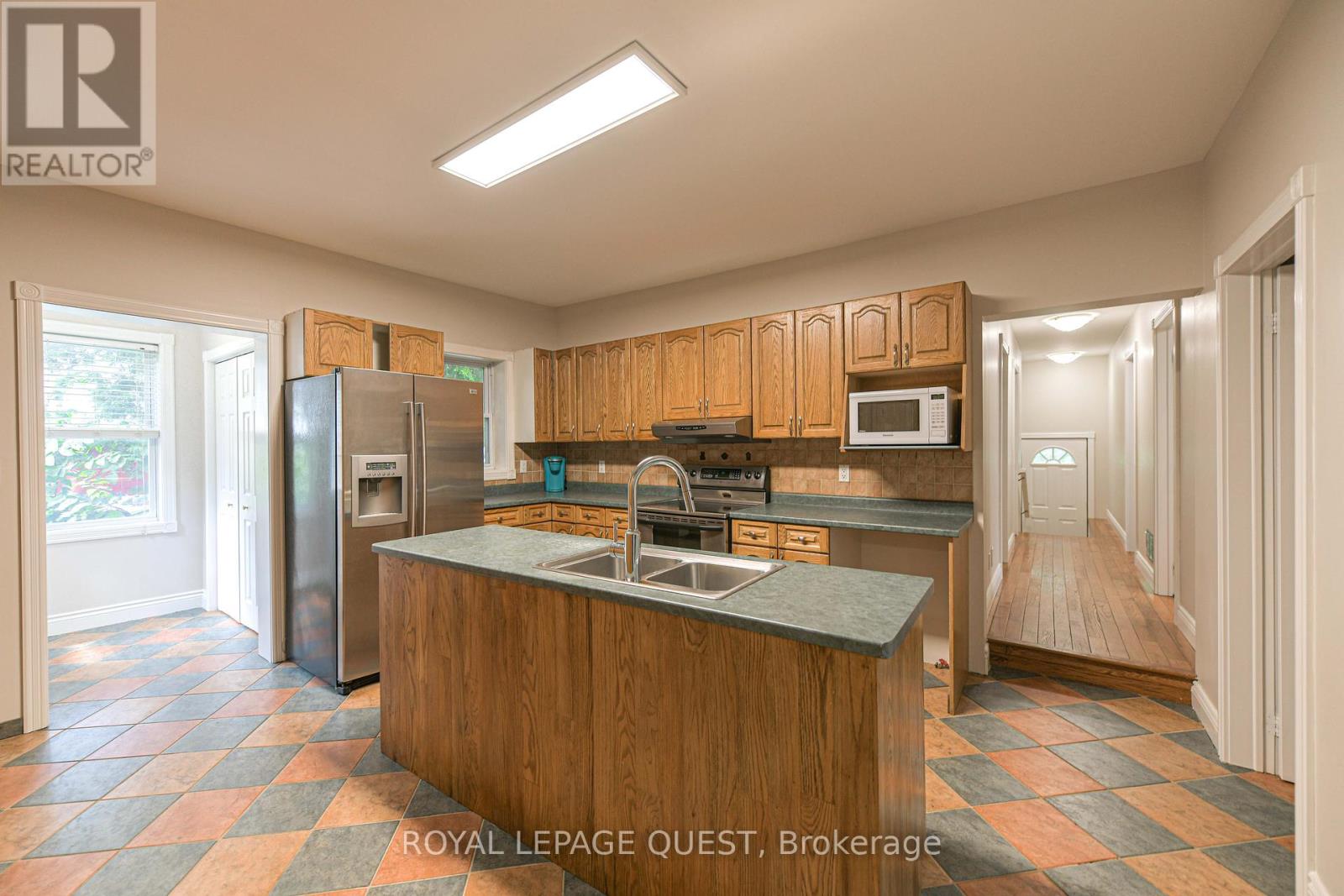 1046 SOUTHWOOD ROAD - 9