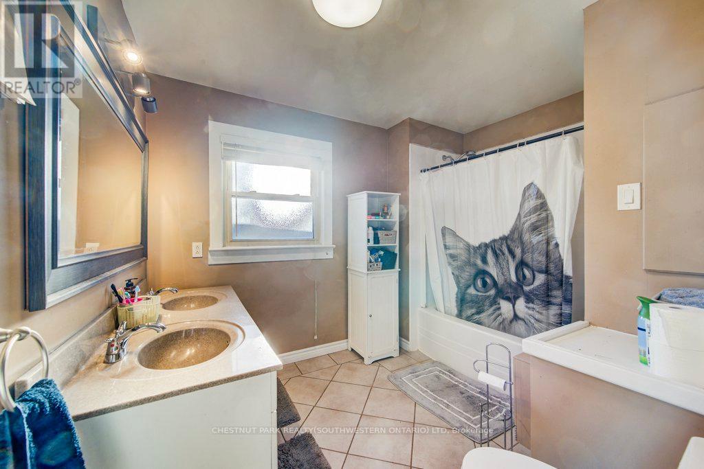 2310 FOUNTAIN STREET N - 27