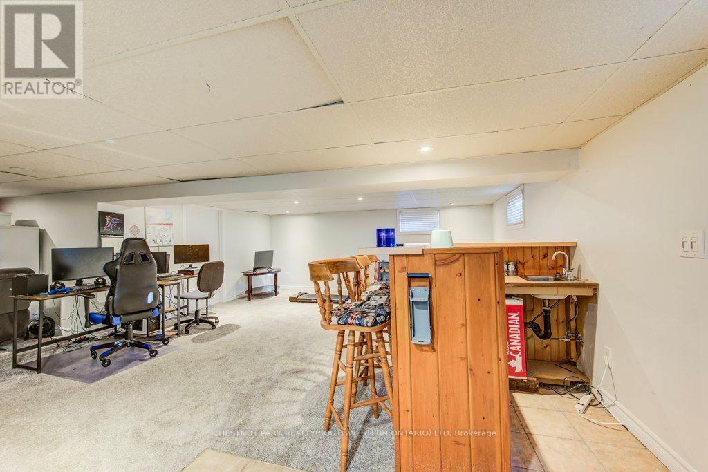 2310 FOUNTAIN STREET N - 31