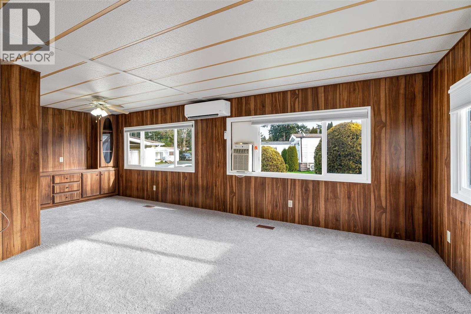 #3 158 Cooper Rd - 4