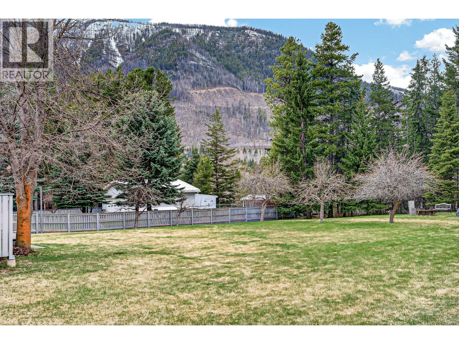 255 Pine Avenue, Sparwood