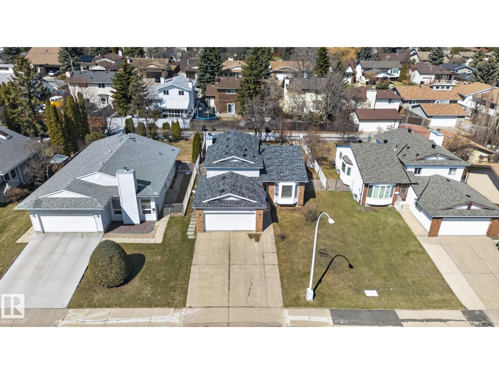 18604 97A AV NW - 38