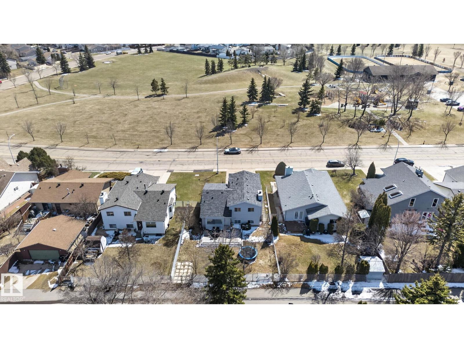 18604 97A AV NW - 40