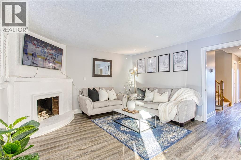 39 REGIS Court, Stoney Creek, Ontario, L8E4M8 — Photo 13