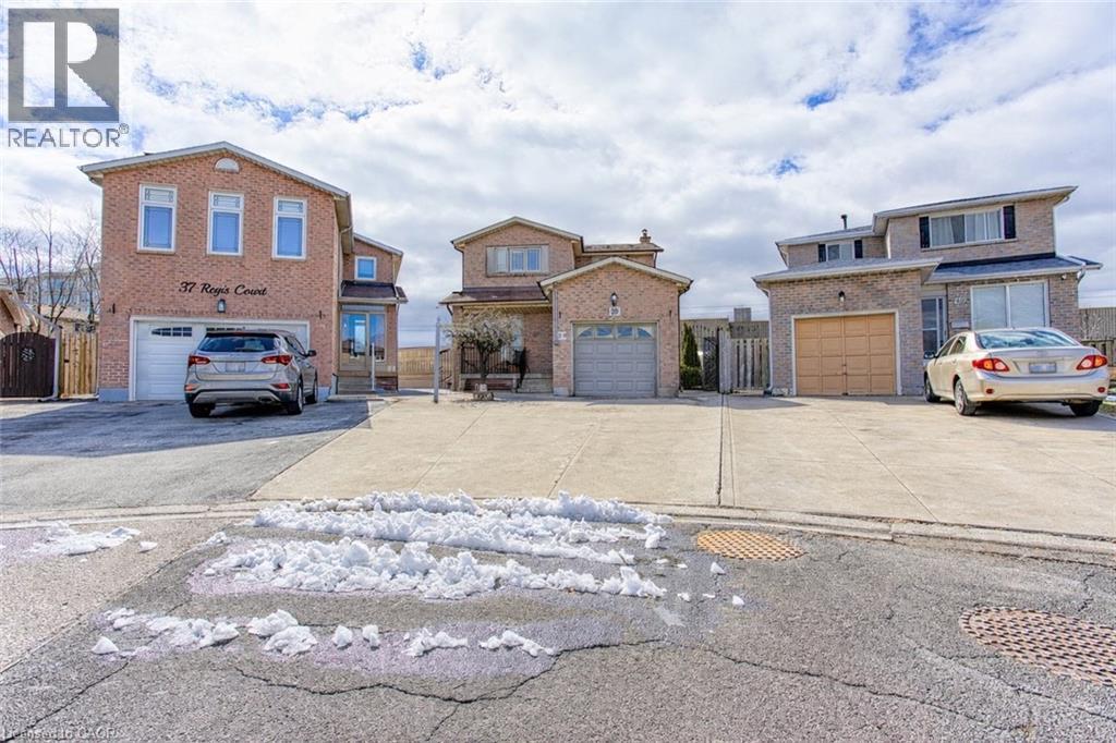 39 REGIS Court, Stoney Creek, Ontario, L8E4M8 — Photo 2