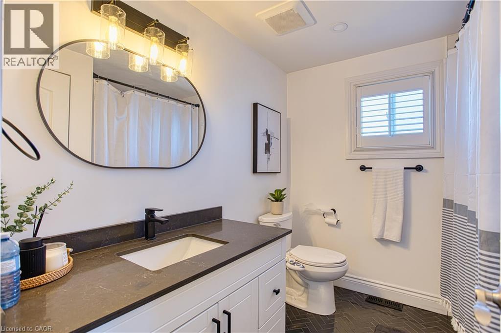 39 REGIS Court, Stoney Creek, Ontario, L8E4M8 — Photo 22