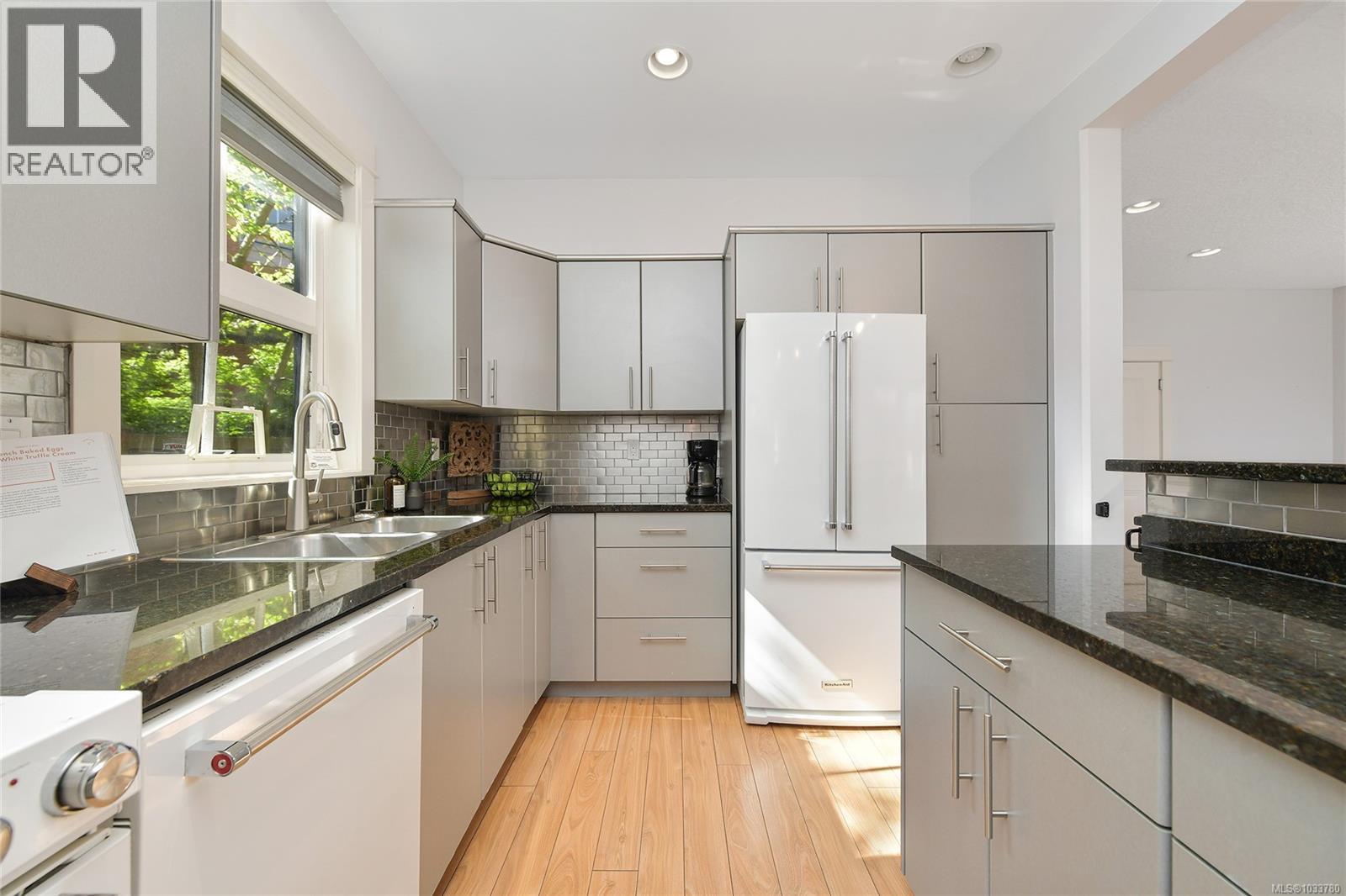 101 630 Speed Avenue, Victoria