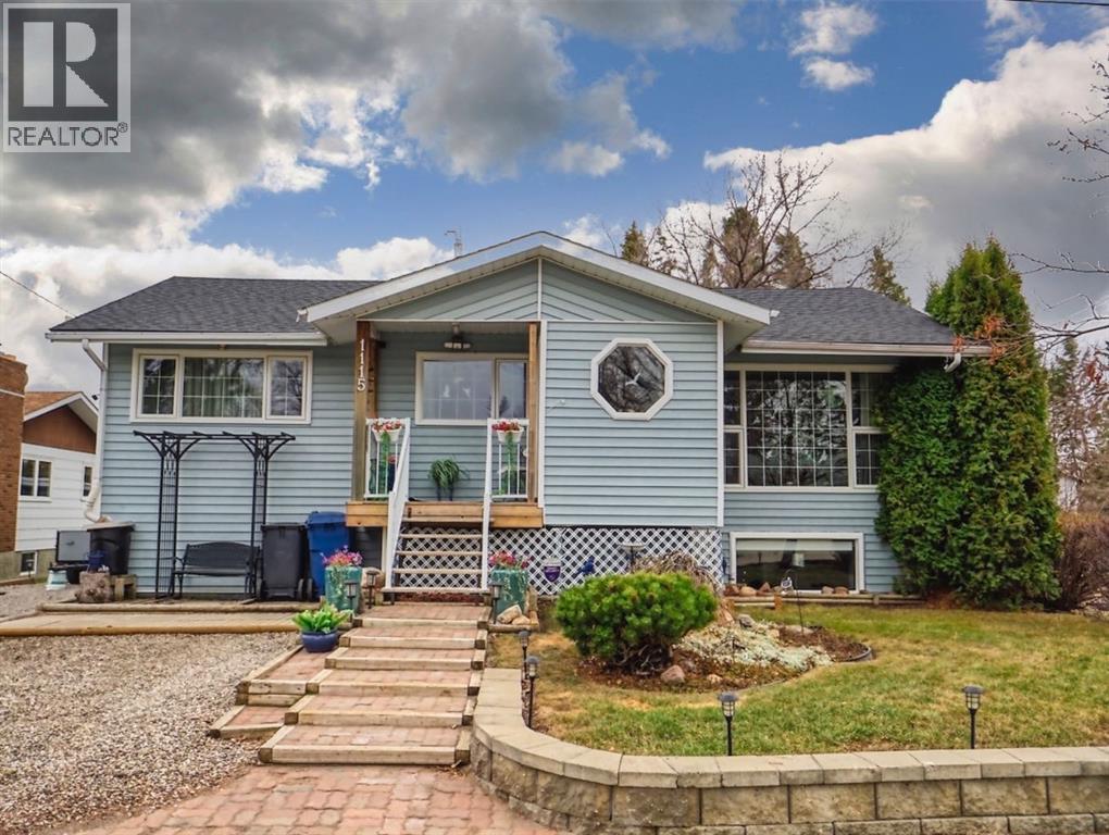 1115 3 Street NE - photo 2