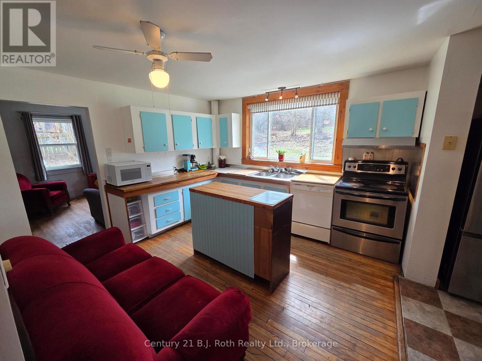 4 STOCKING LANE - 6