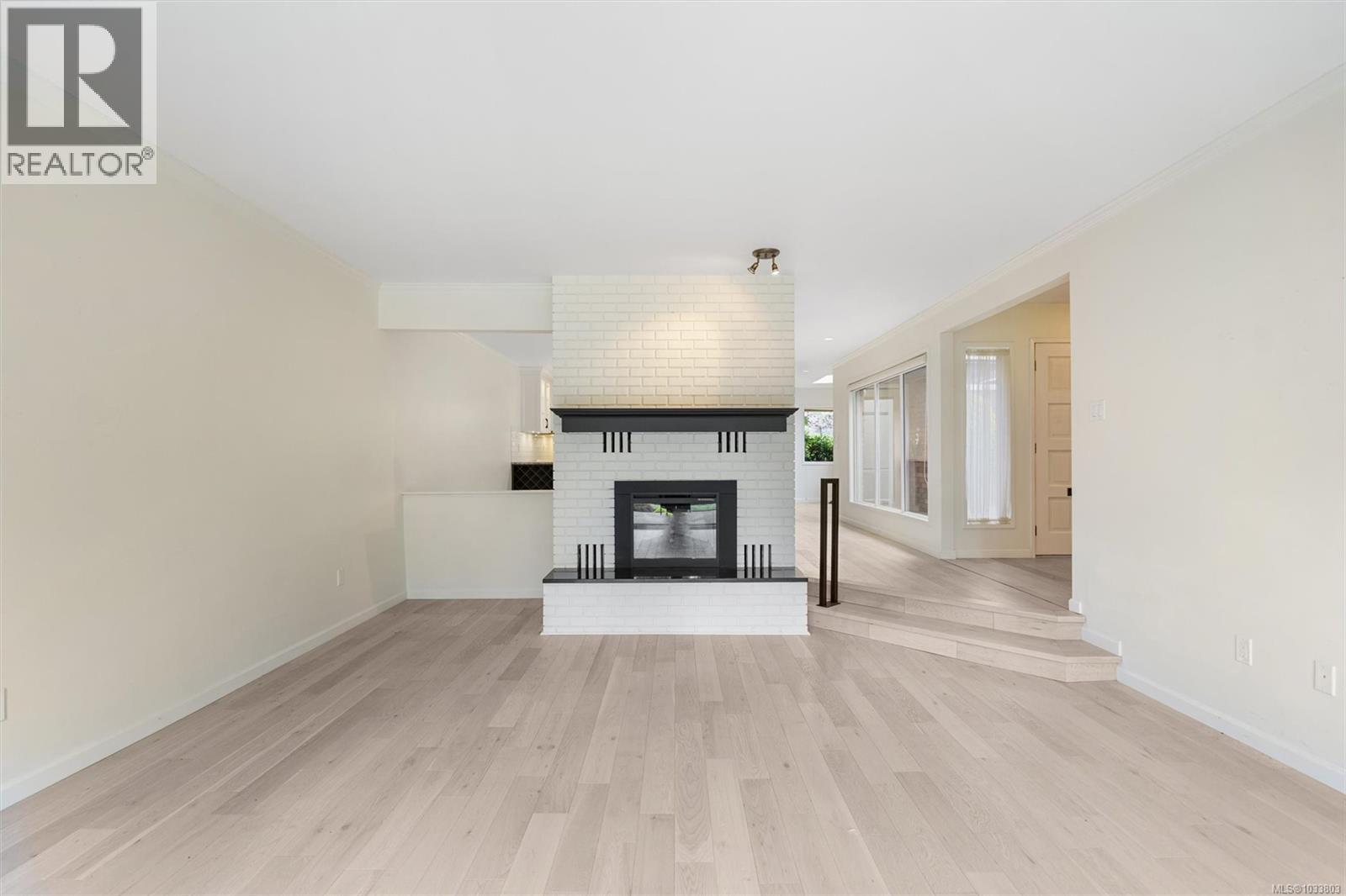 118 2345 Cedar Hill Cross Road, Oak Bay