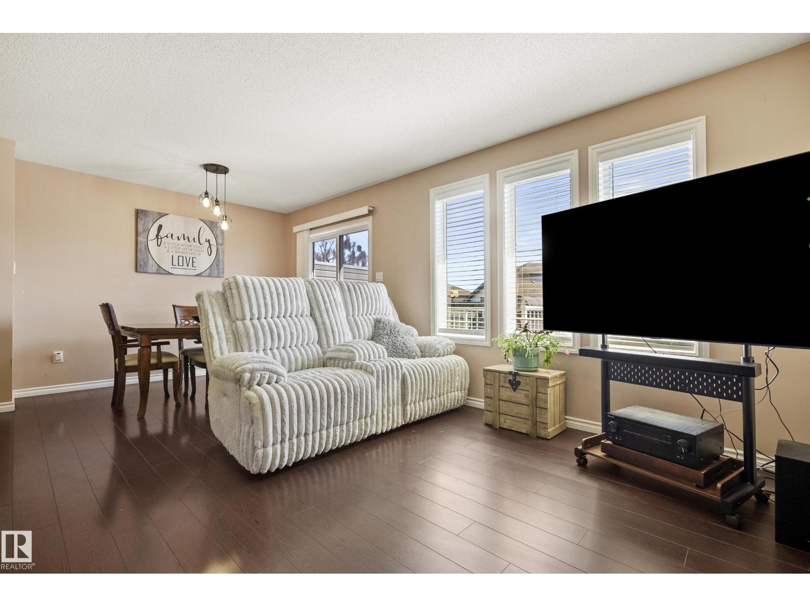 #9 9231 213 ST NW - 10