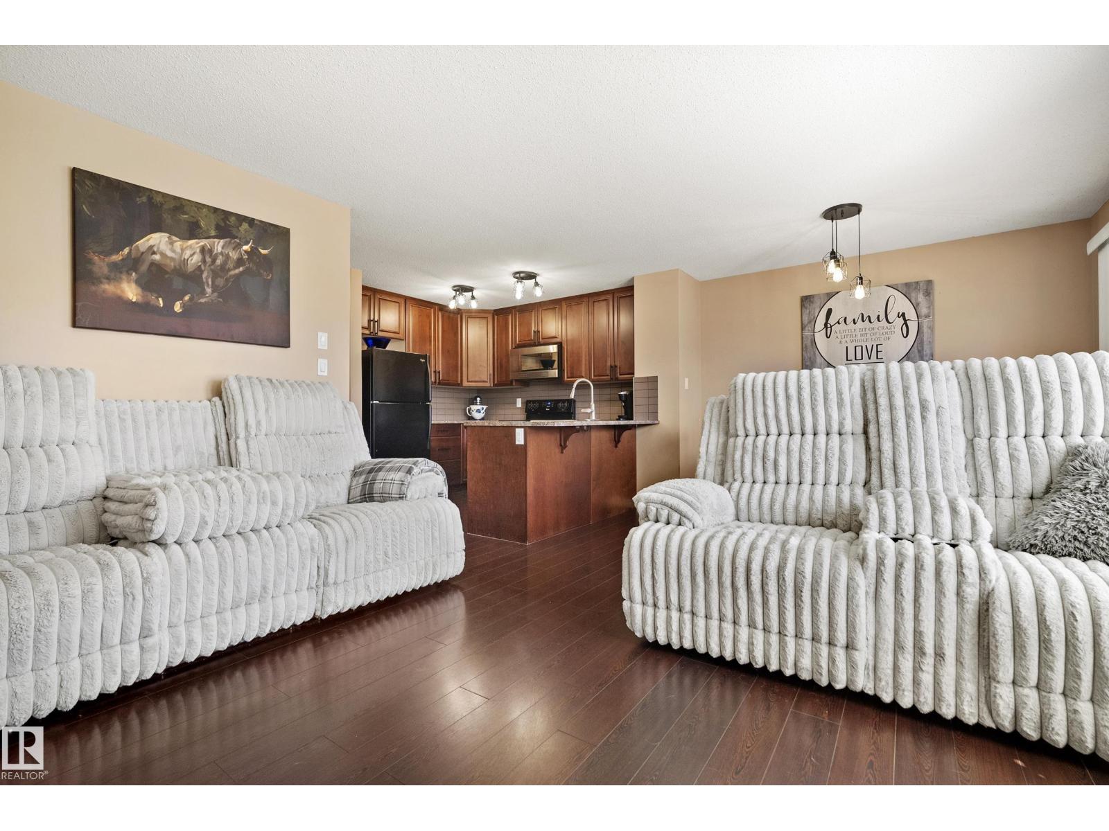 #9 9231 213 ST NW - 11
