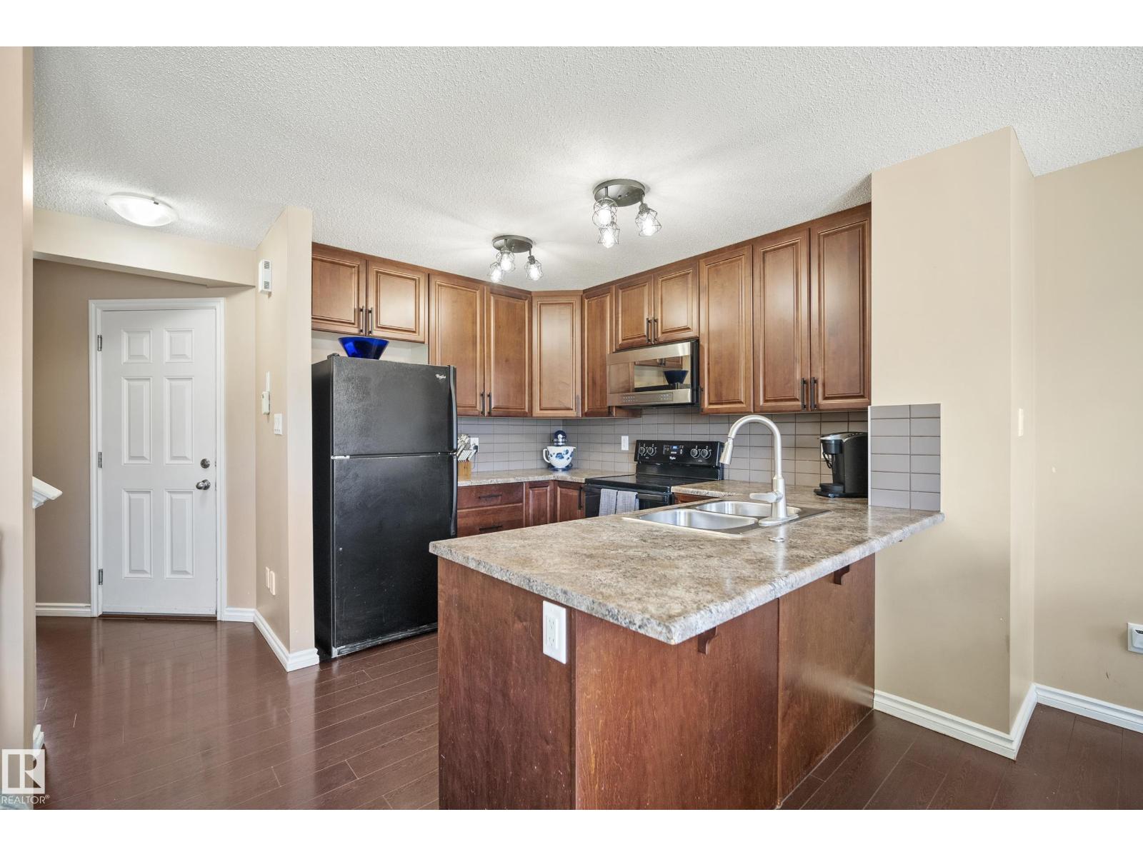 #9 9231 213 ST NW - Image 3