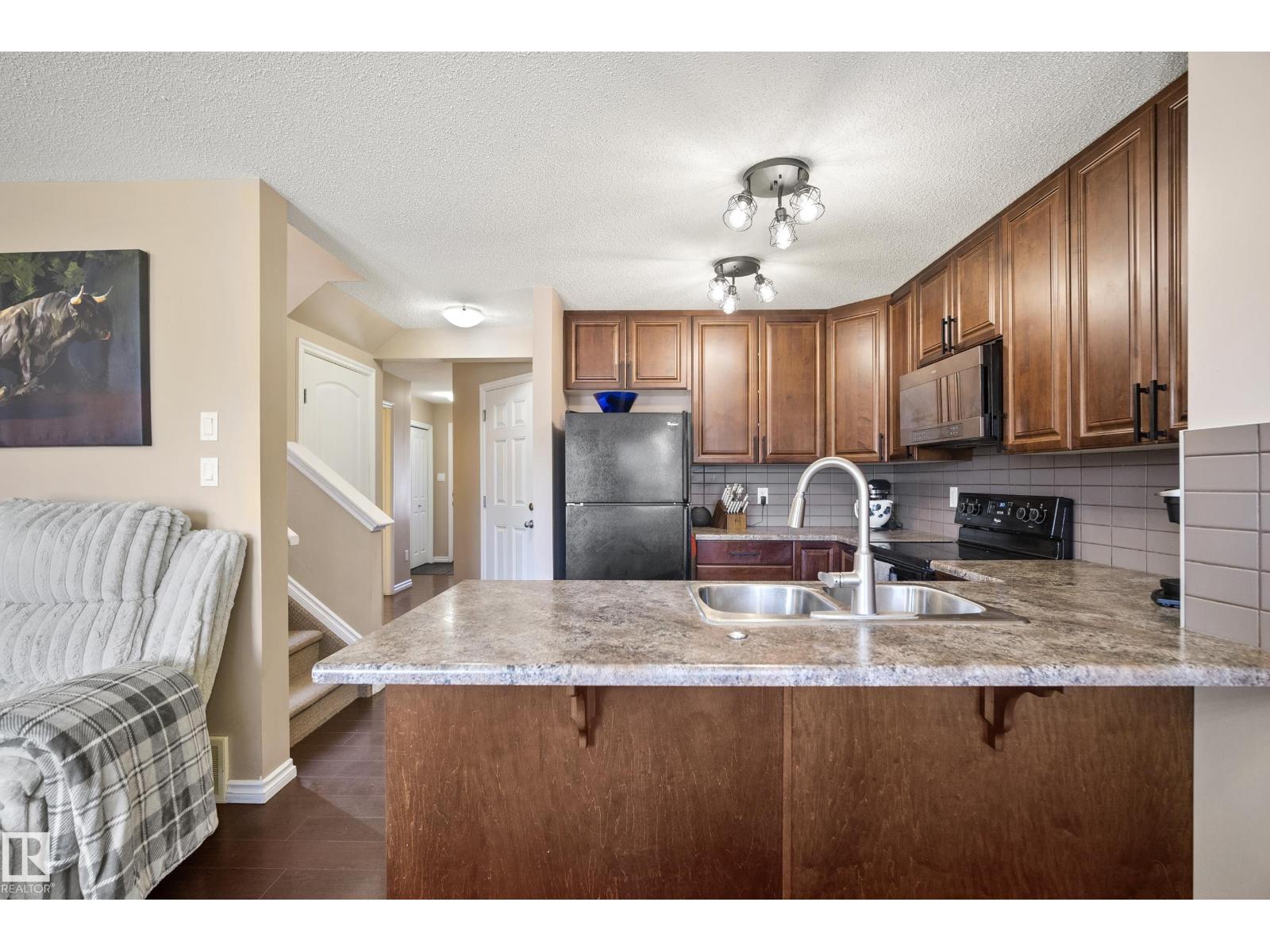 #9 9231 213 ST NW - 4