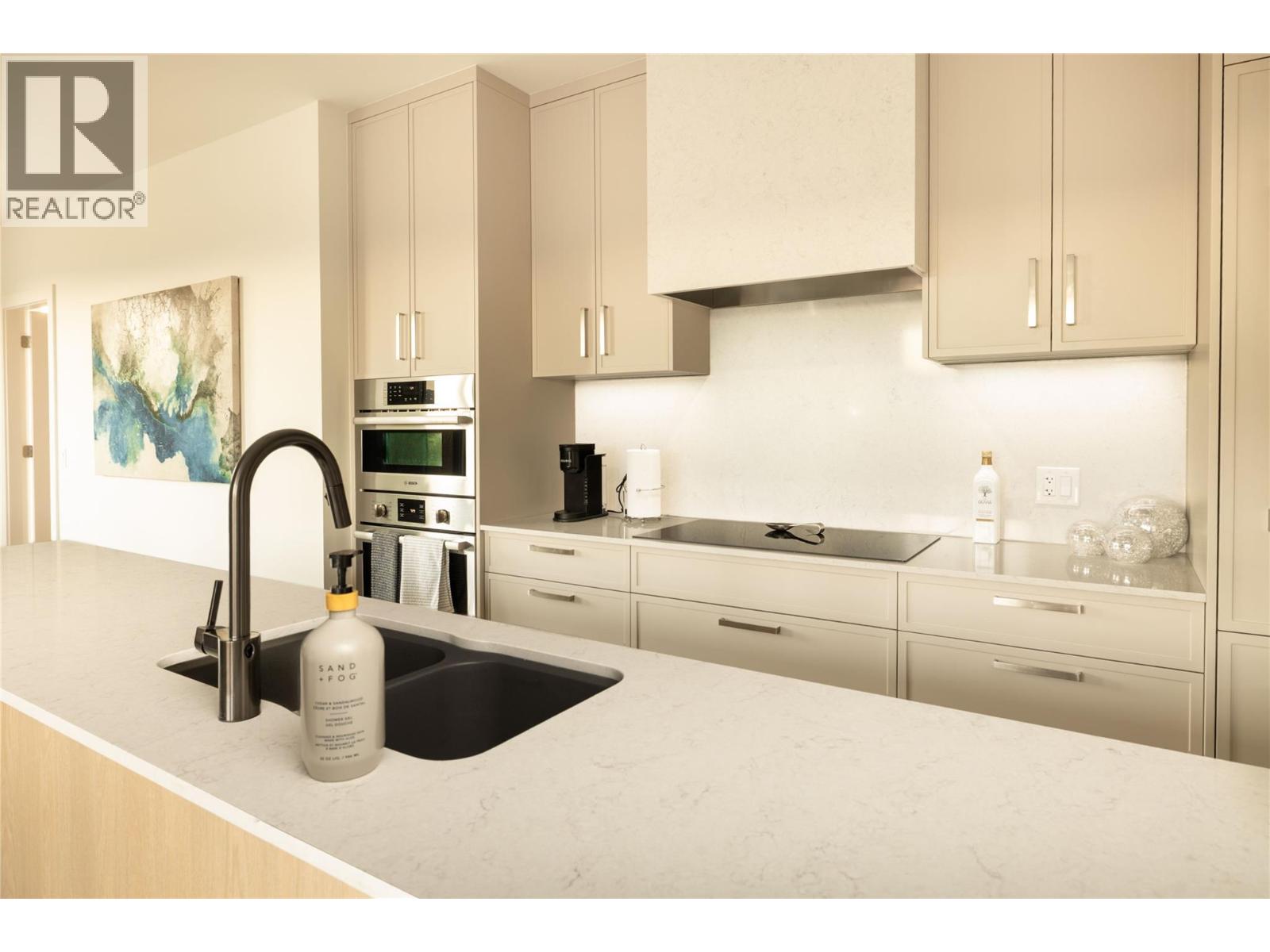 #411 3340 Lakeshore Road - 6
