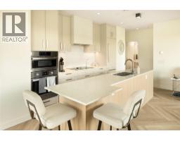 411 3340 Lakeshore Road, Kelowna