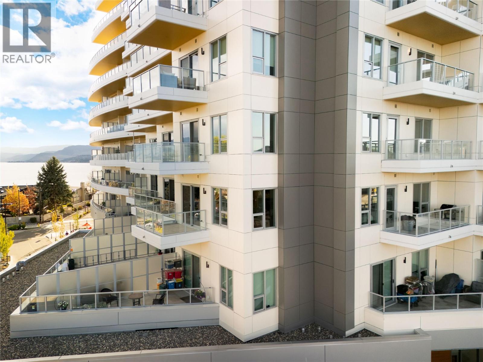 #411 3340 Lakeshore Road - 29