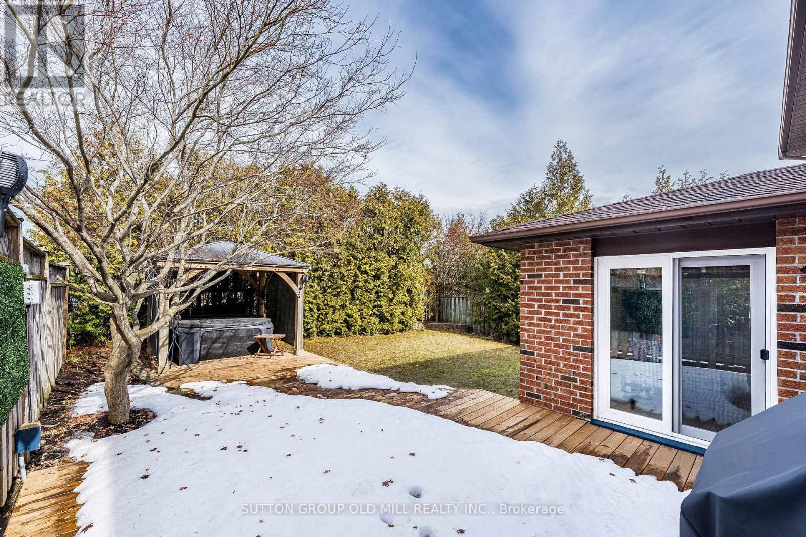 501 SUNDOWN CRESCENT - 45