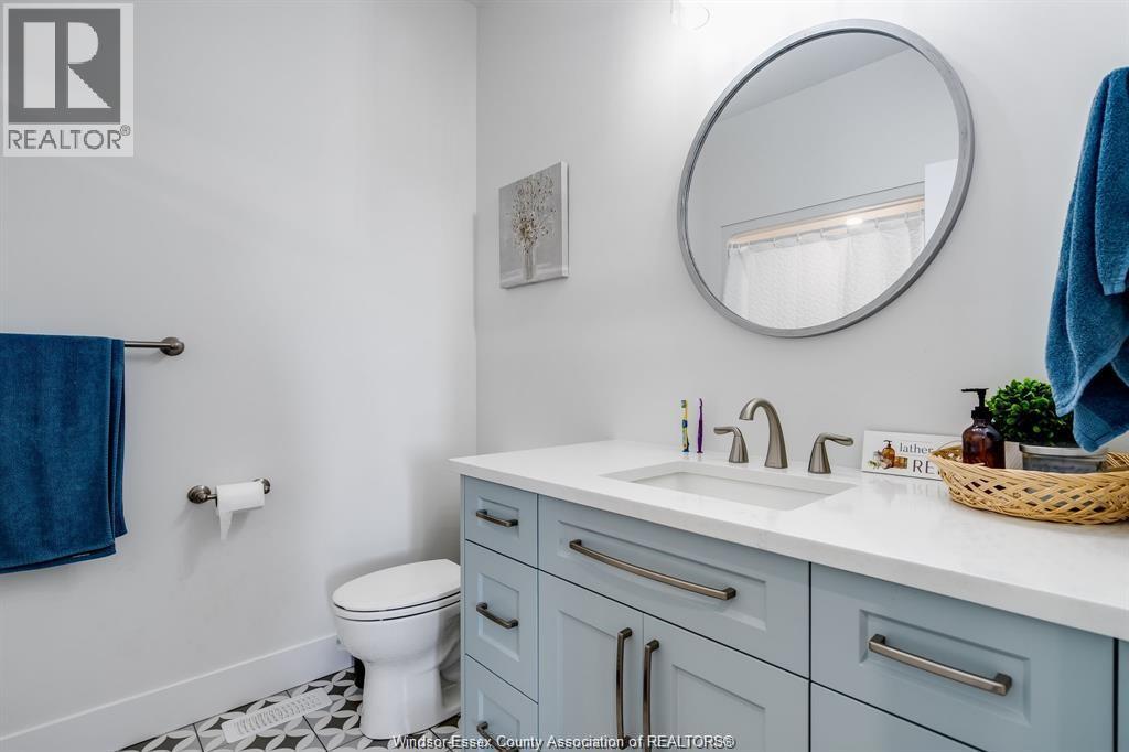 6 HEATHVIEW TRAIL - 27