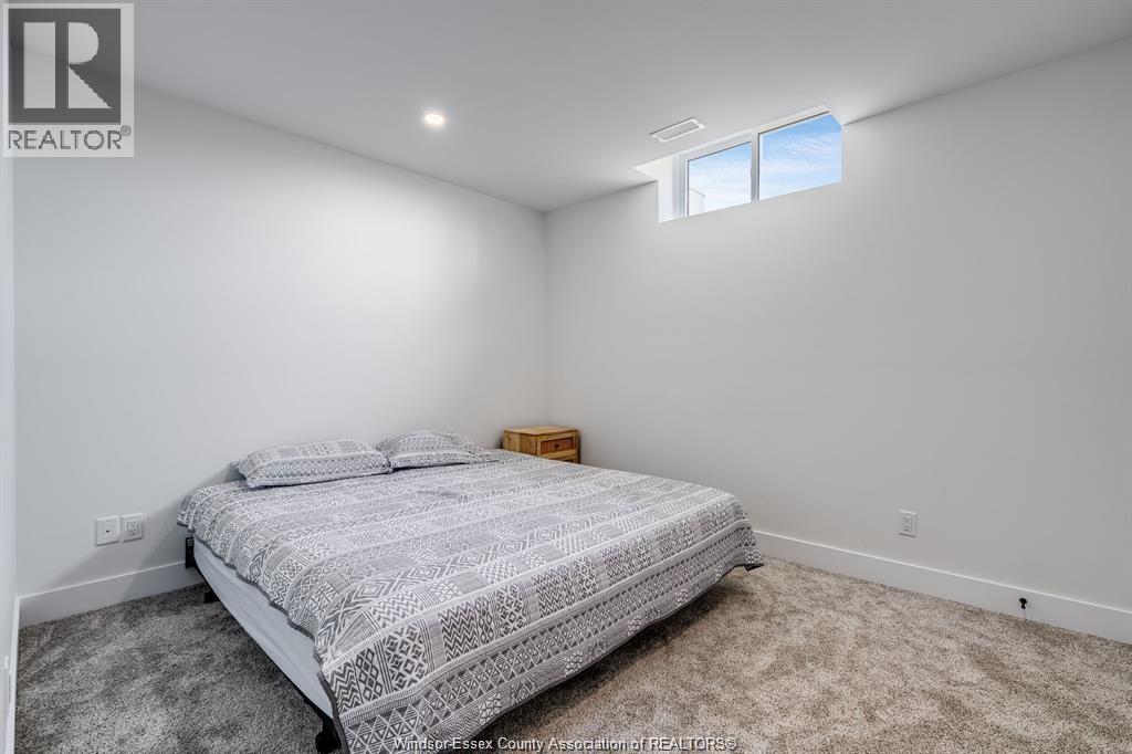 6 HEATHVIEW TRAIL - 40
