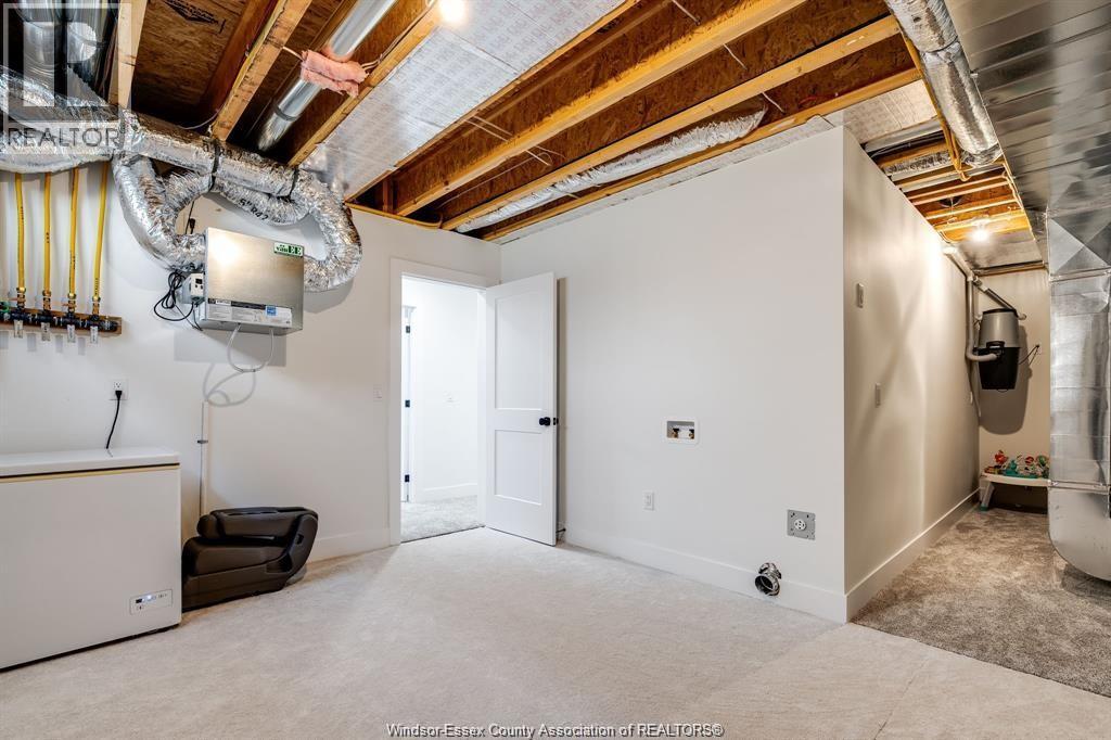 6 HEATHVIEW TRAIL - 42