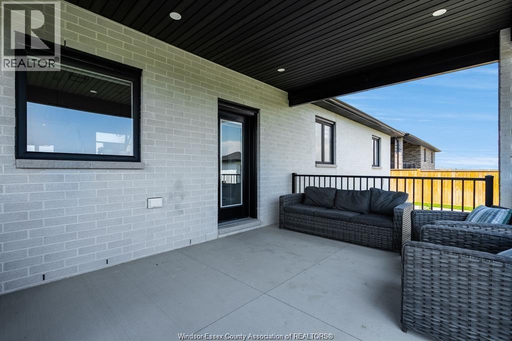 6 HEATHVIEW TRAIL - 45