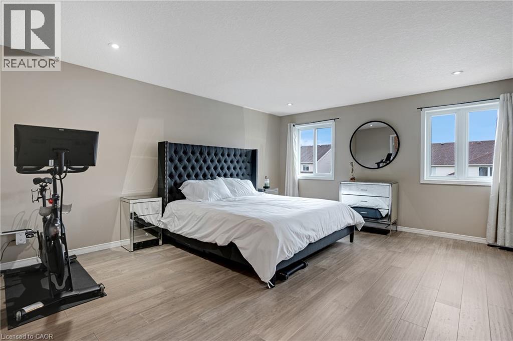 99 UDVARI Crescent - 22