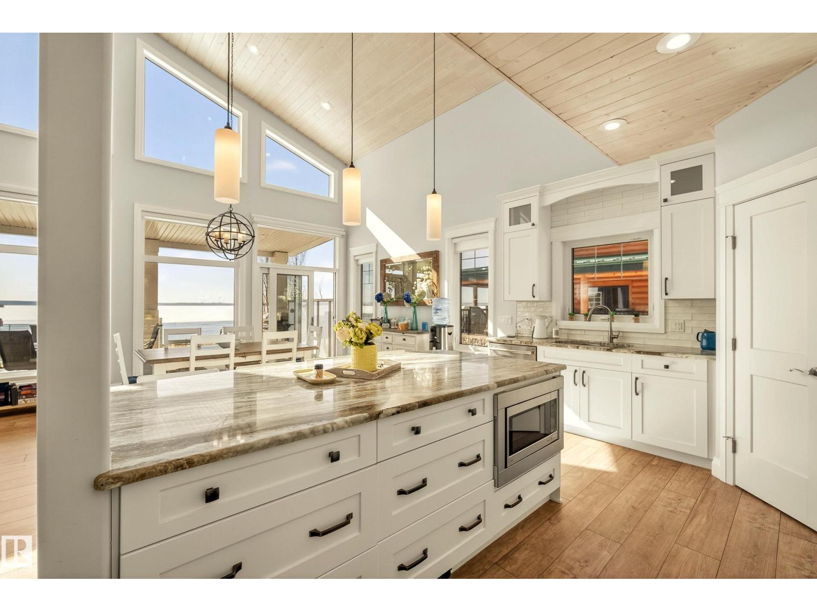 #39 53025 RGE ROAD 43 - 15