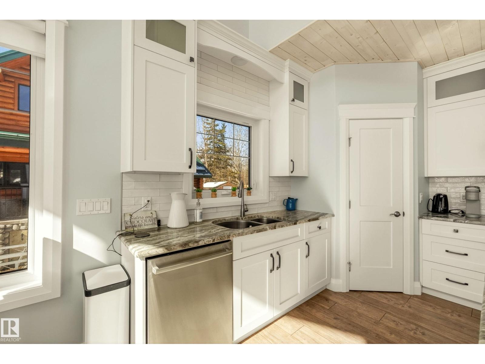 #39 53025 RGE ROAD 43 - 17