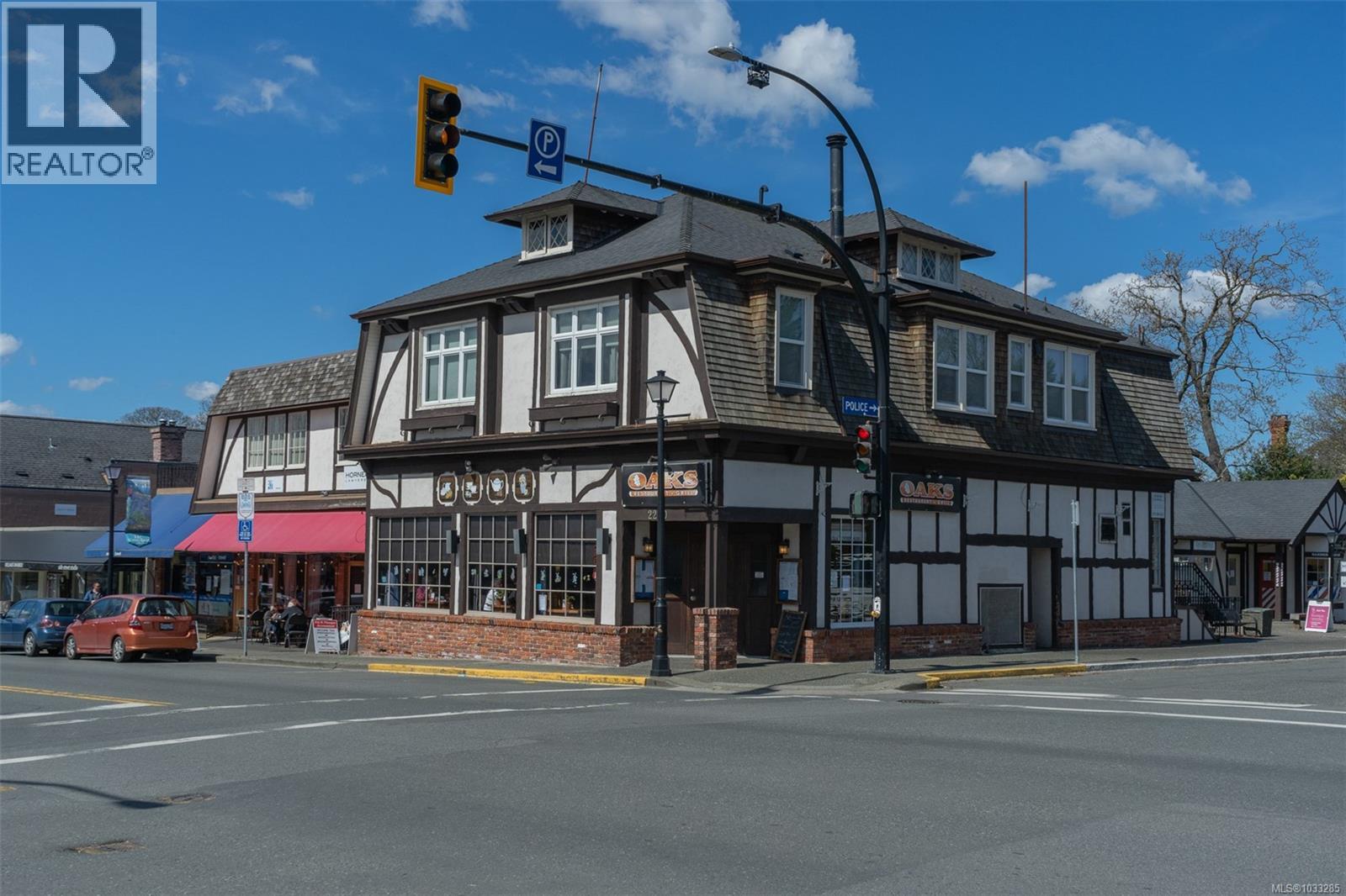 #103 1807 Oak Bay Ave - 39