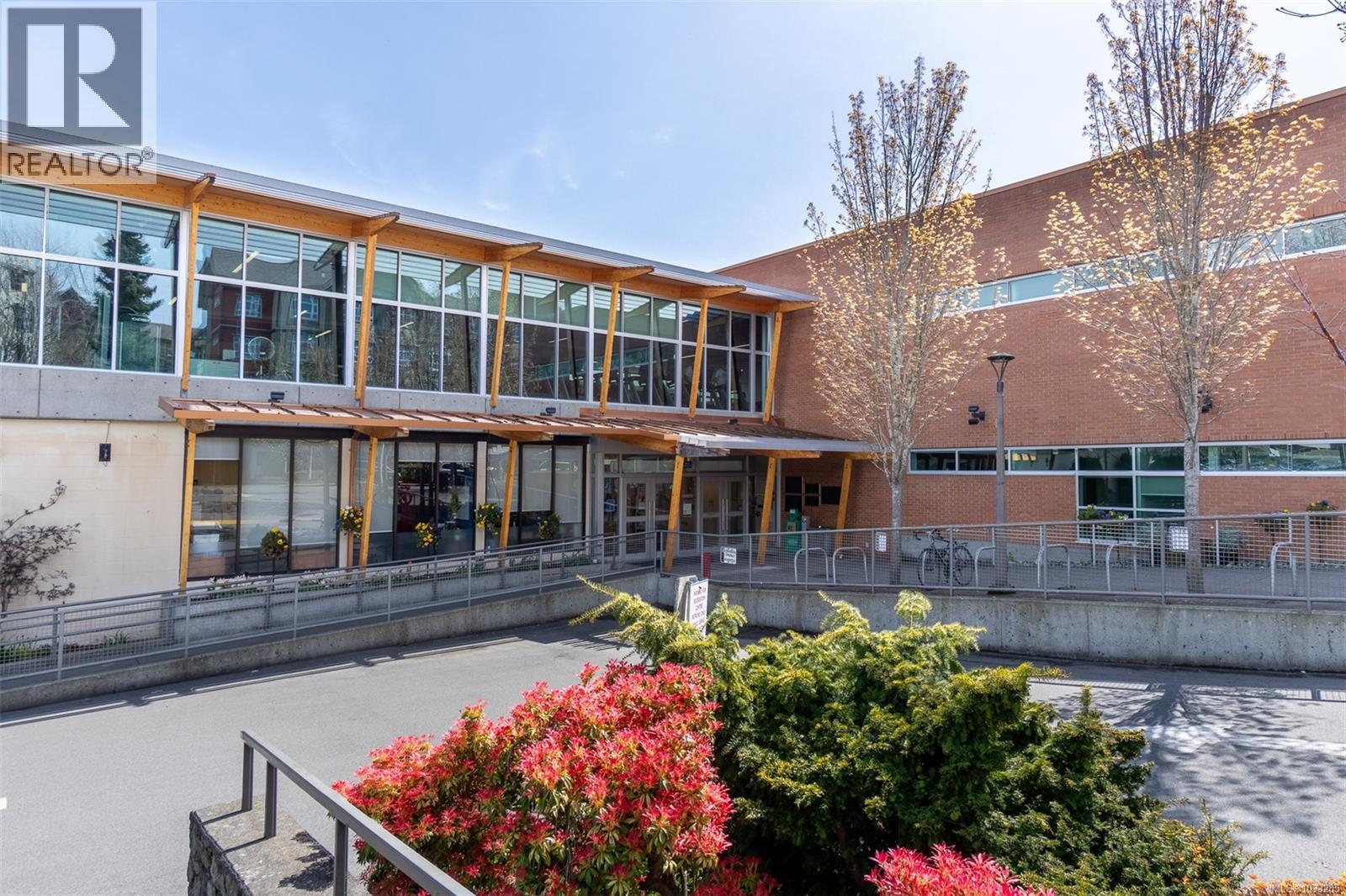 103 1807 Oak Bay Avenue, Victoria