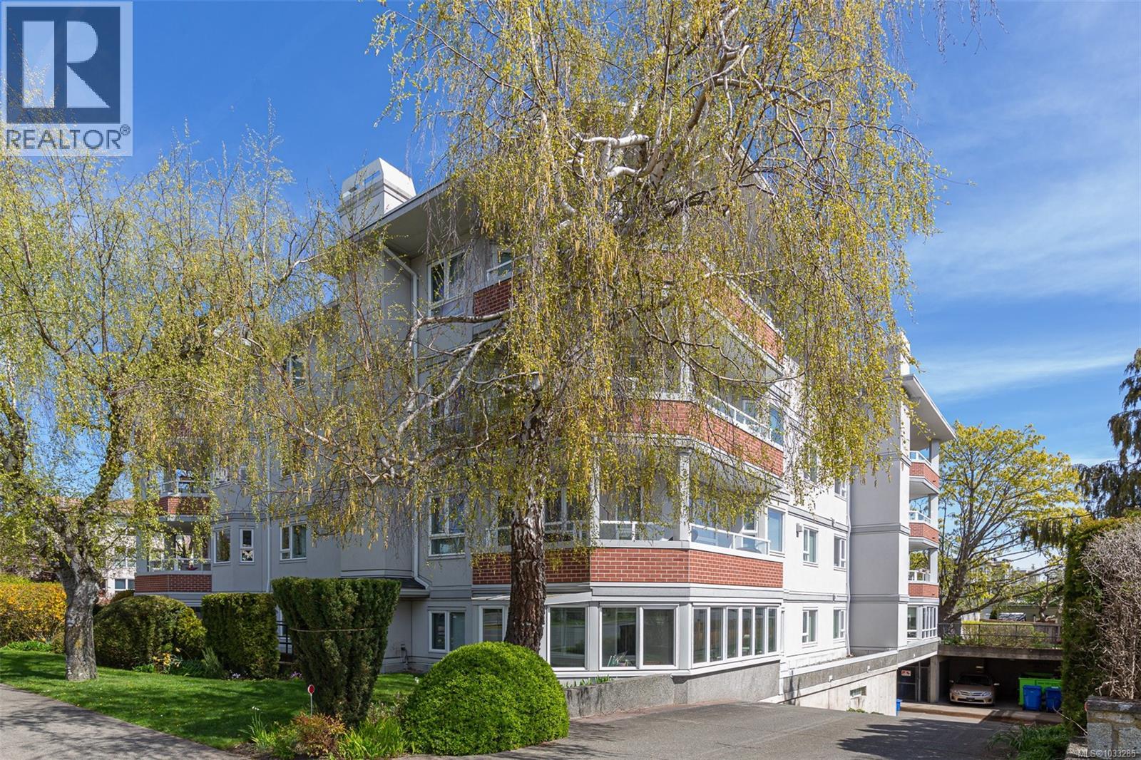 103 1807 Oak Bay Avenue, Victoria