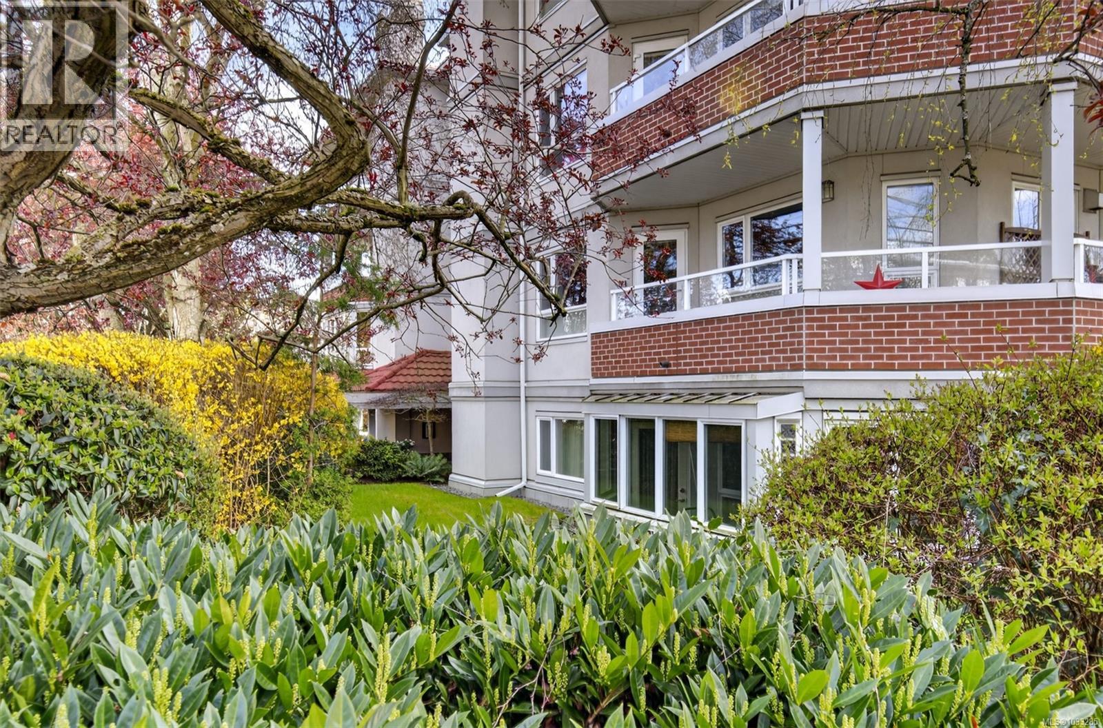 103 1807 Oak Bay Avenue, Victoria