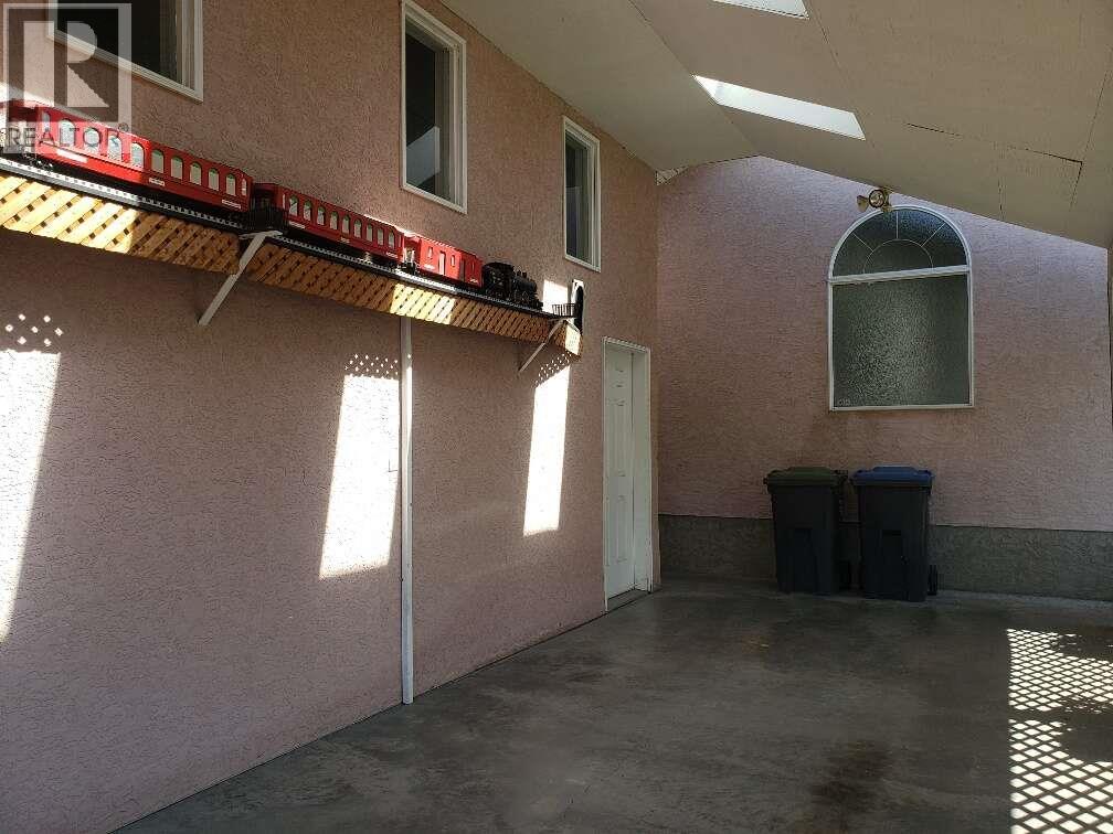 1980 Ethel Street - 39