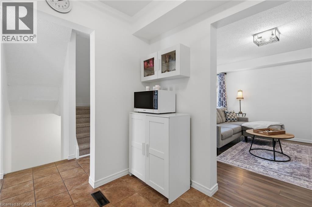 125 SEKURA Crescent Unit# 19, Cambridge, Ontario, N1R8B4 — Photo 10