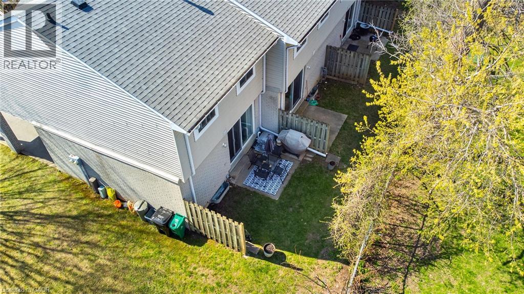 125 SEKURA Crescent Unit# 19, Cambridge, Ontario, N1R8B4 — Photo 4