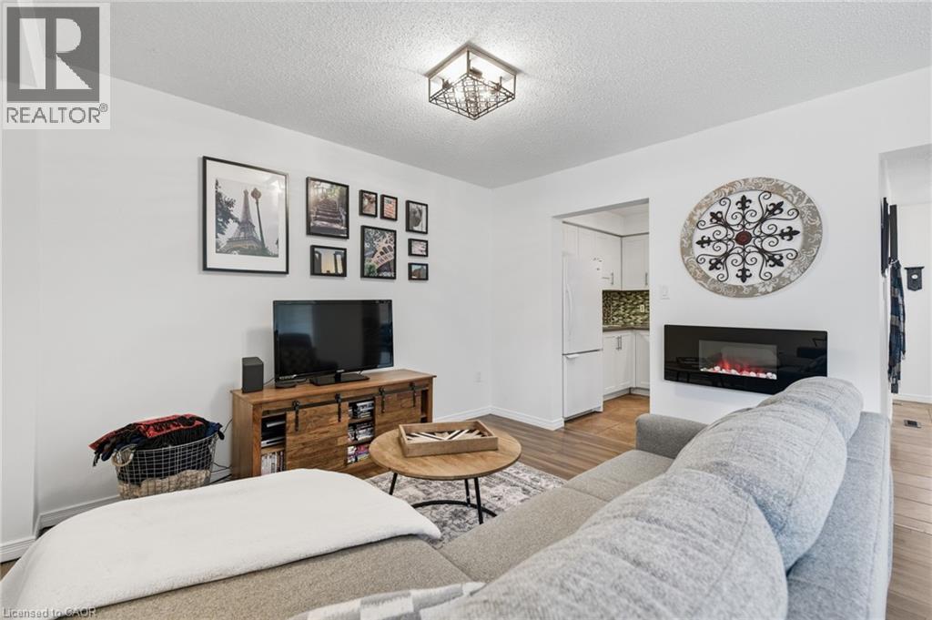 125 SEKURA Crescent Unit# 19, Cambridge, Ontario, N1R8B4 — Photo 13