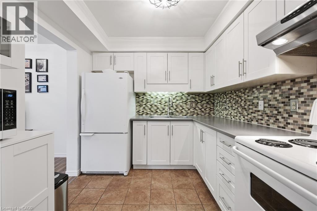 125 SEKURA Crescent Unit# 19, Cambridge, Ontario, N1R8B4 — Photo 7