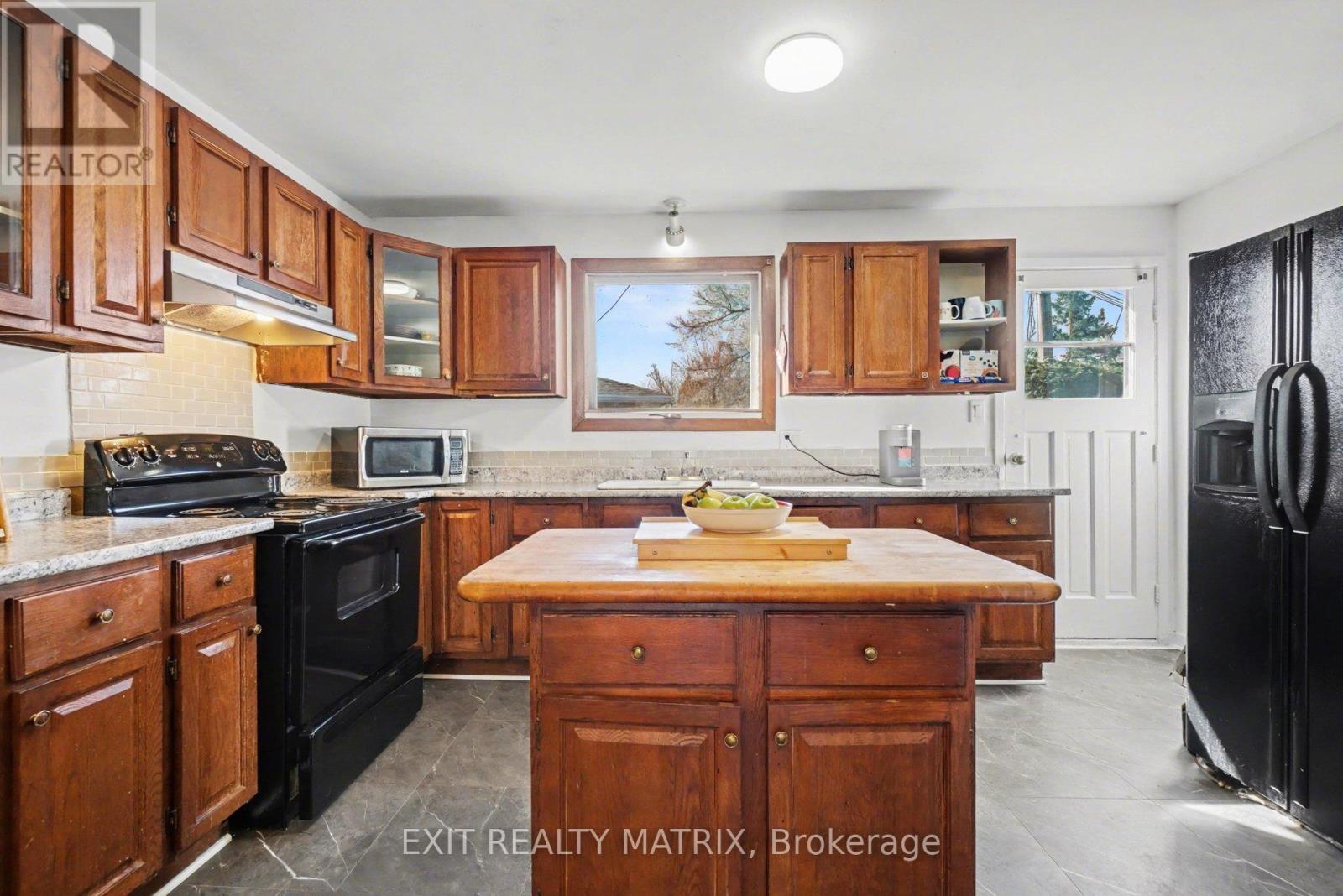 1864 LENESTER AVENUE - 12