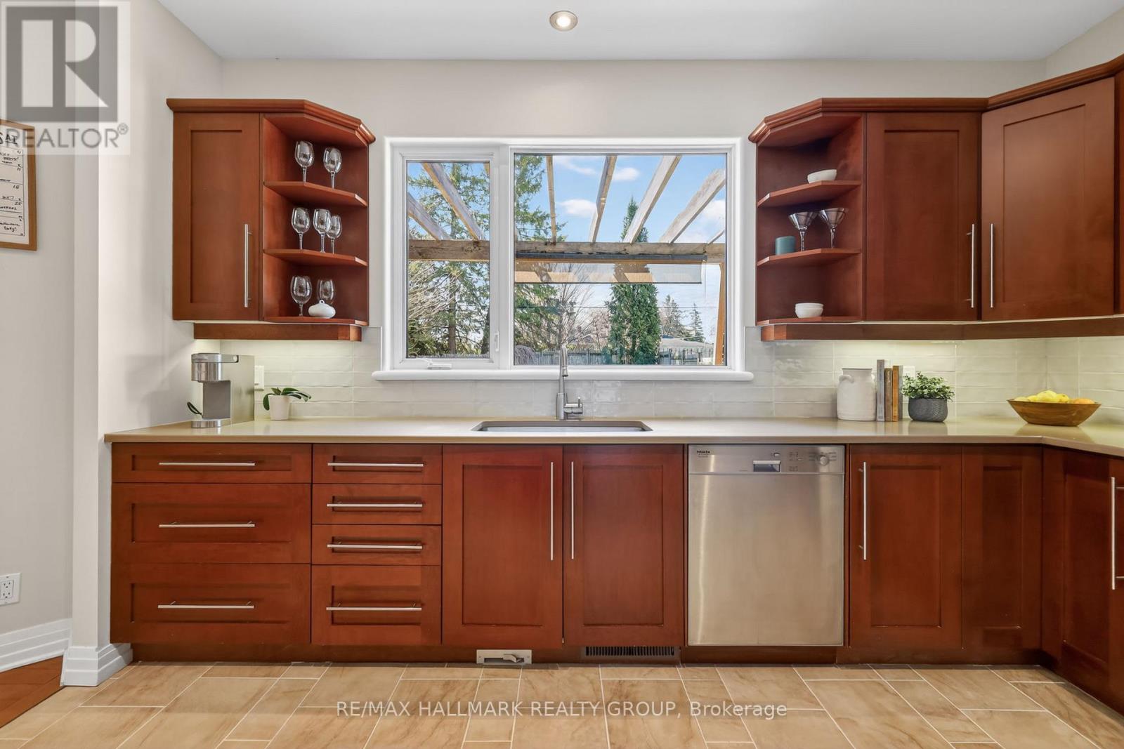 1934 LENESTER AVENUE - 21