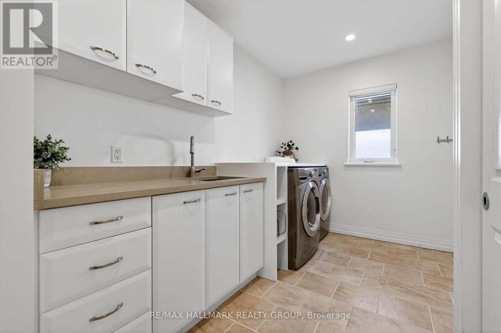 1934 LENESTER AVENUE - 23
