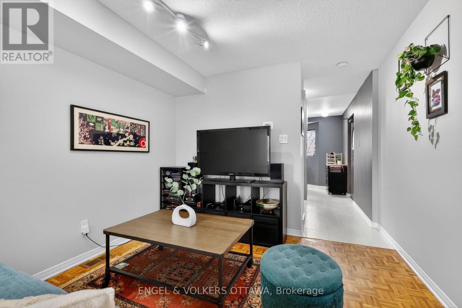 272 KING EDWARD AVENUE - 10