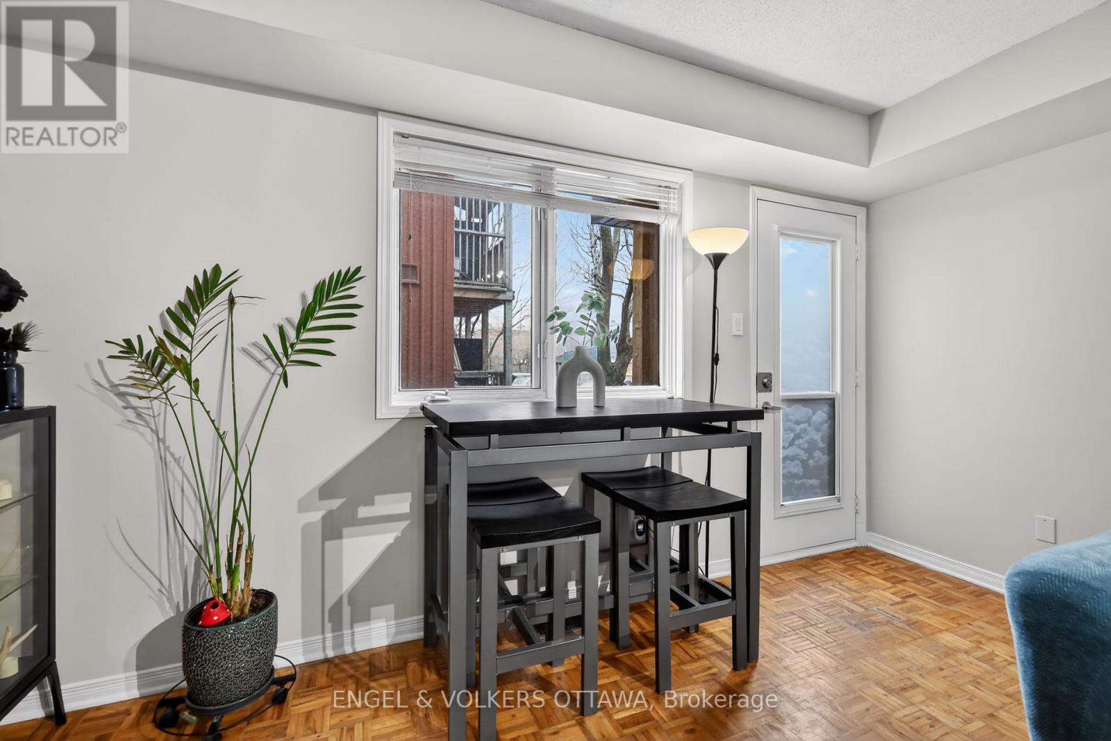 272 KING EDWARD AVENUE - 13
