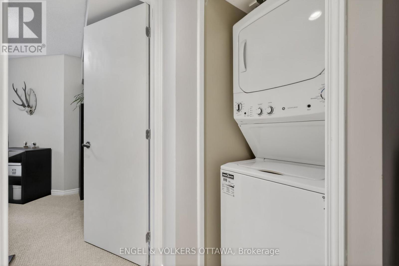 272 KING EDWARD AVENUE - 21