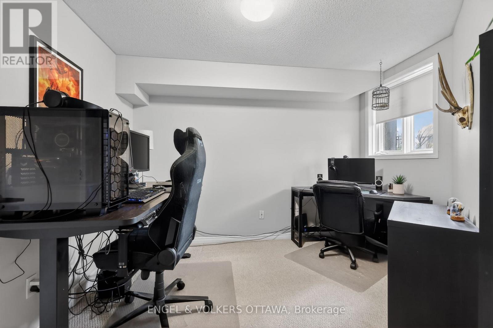 272 KING EDWARD AVENUE - 23